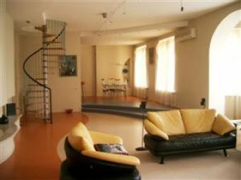 Excellent two storeys flatIDS102 Riga